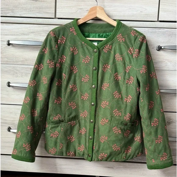 Cottage core suede green embroidered floral jacket size S with butterfly buttons - Picture 1 of 10